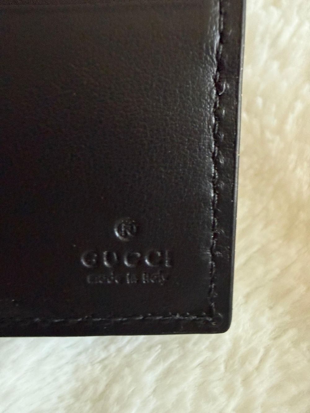 Gucci Black Leather Wallet with Gold Logo Accent - Picture 6 of 7